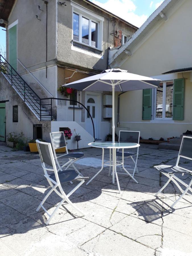 Gite Les Eylauds Pionsat Exterior photo